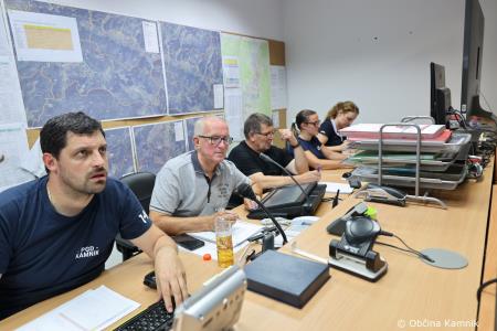 Stanje po neurja z vetrom do 21. ure (27)